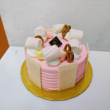 1kg Strawberry Ice Cream Cake